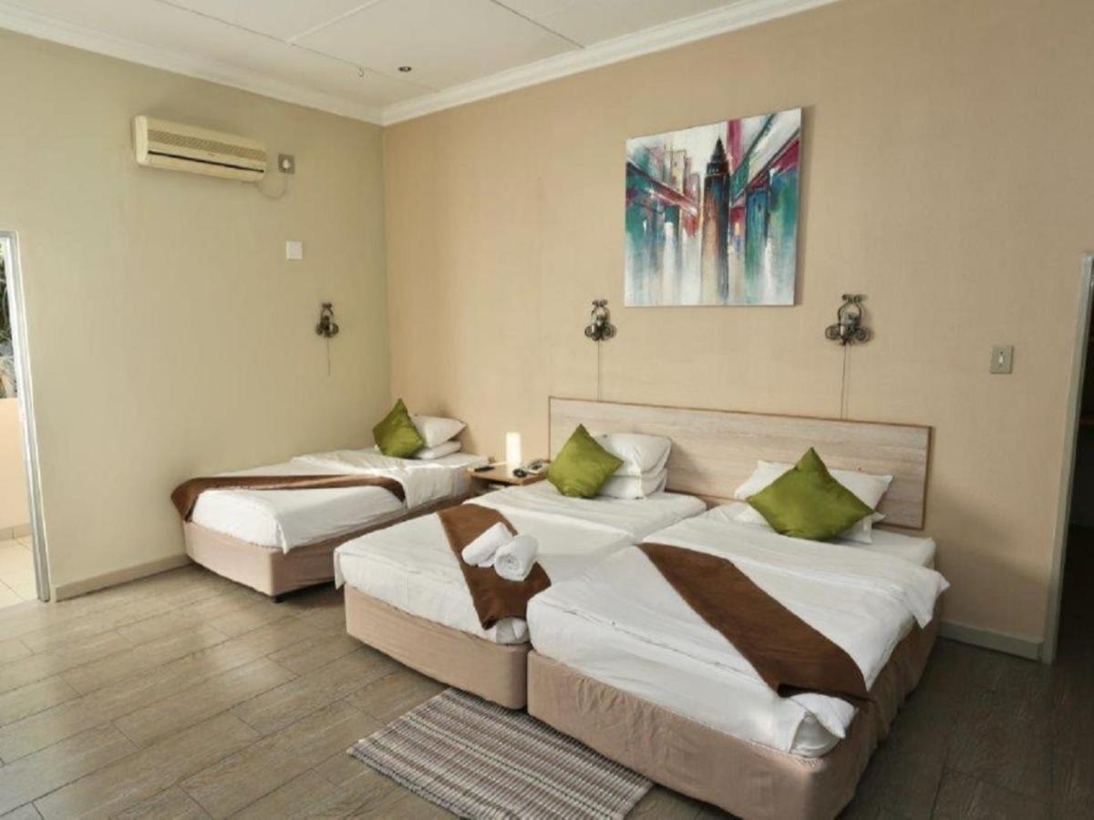 Minen Hotel Цумеб Екстериор снимка