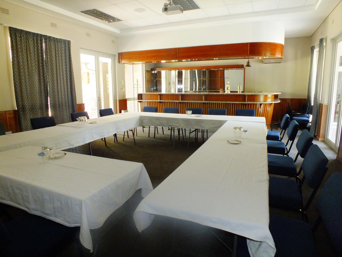 Minen Hotel Цумеб Екстериор снимка
