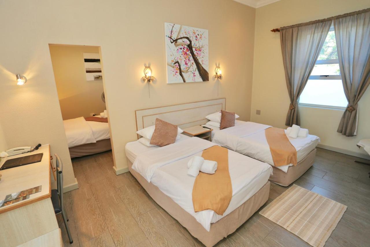 Minen Hotel Цумеб Екстериор снимка