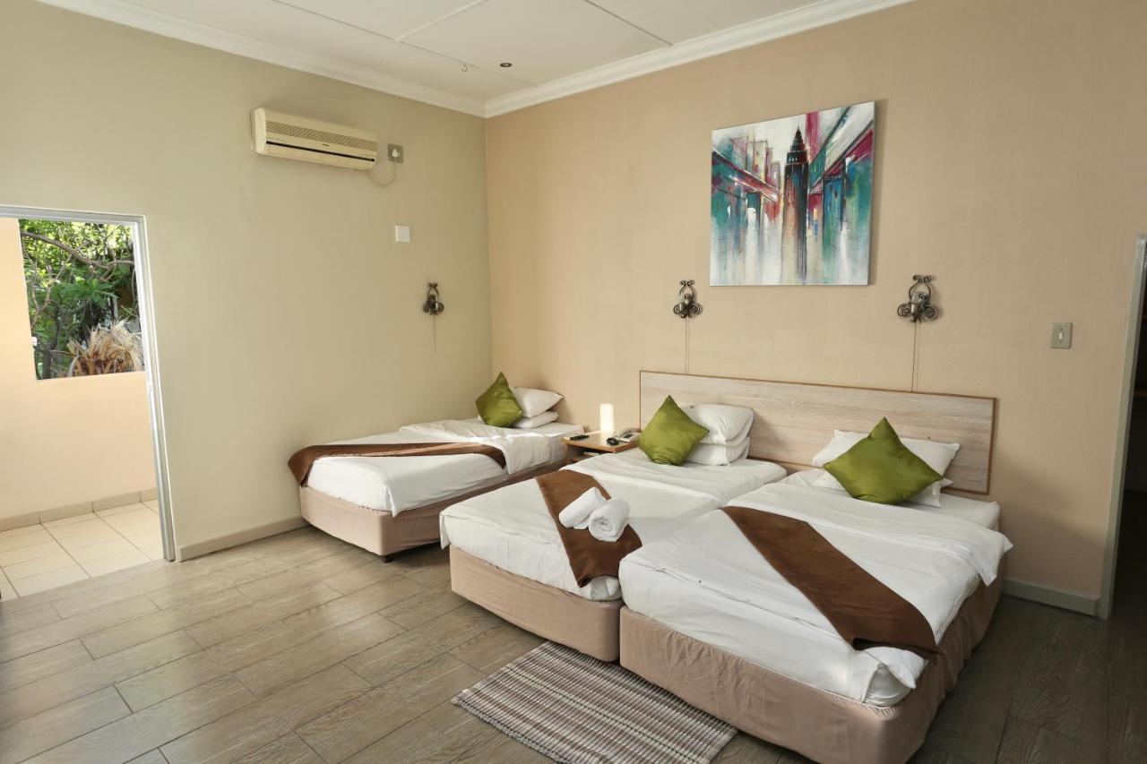 Minen Hotel Цумеб Екстериор снимка