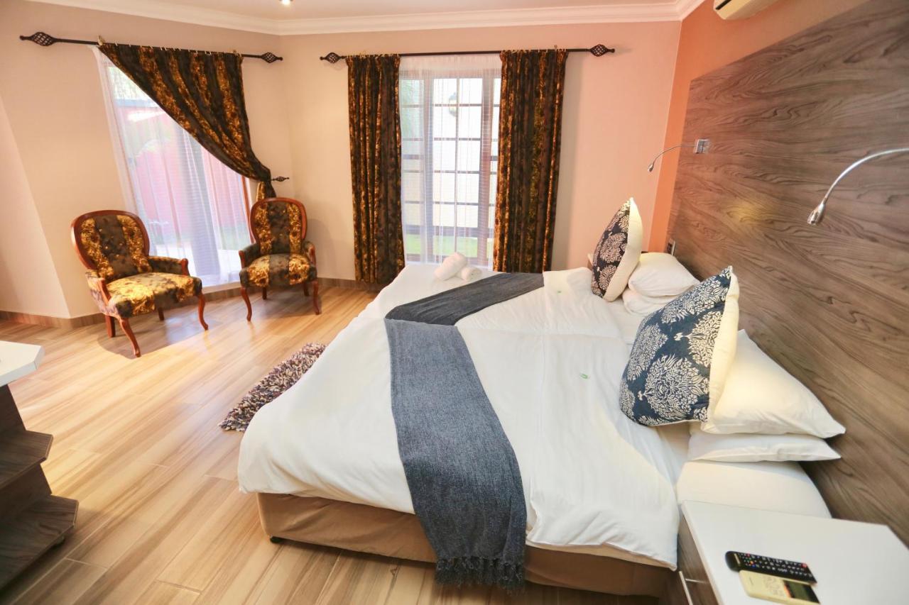 Minen Hotel Цумеб Екстериор снимка
